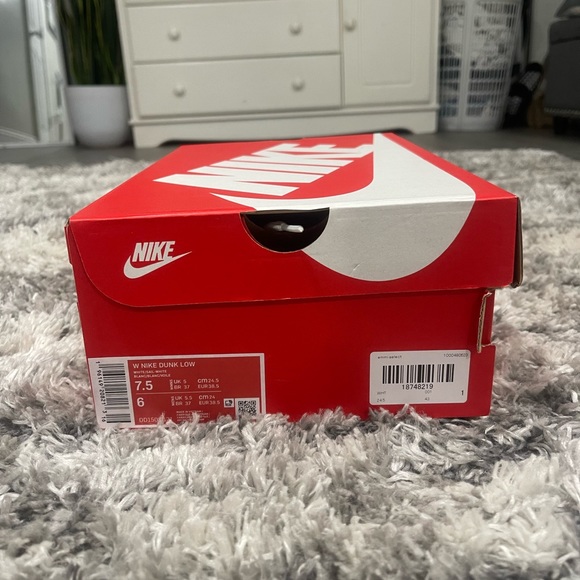 Nike dunks - Picture 4 of 4